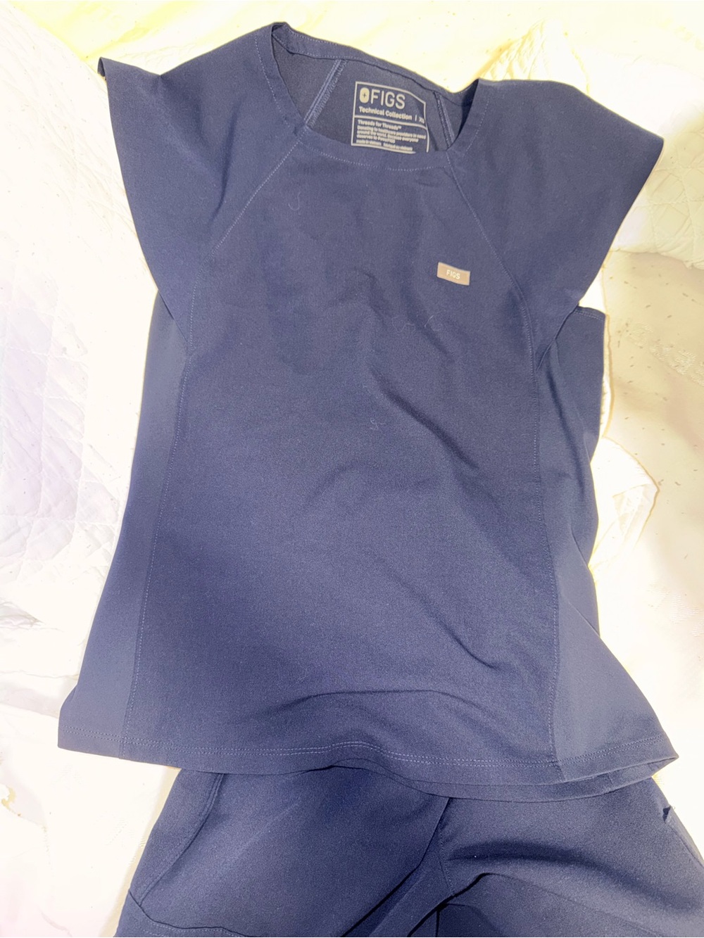 Figs Navy Petite Skinny Scrub Pants and top size XS for both - Picture 4 of 4